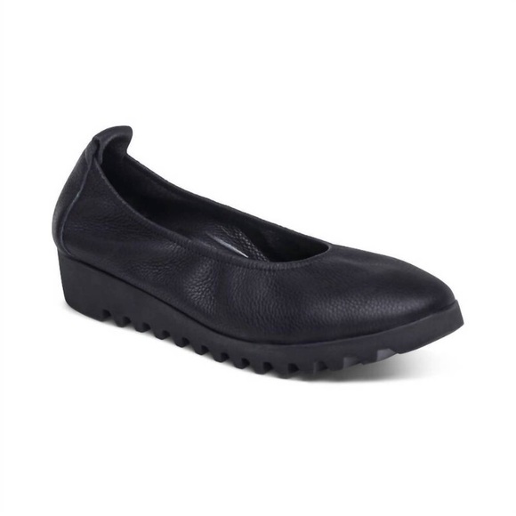 Aetrex Black Women's Flats - Picture 9 of 9